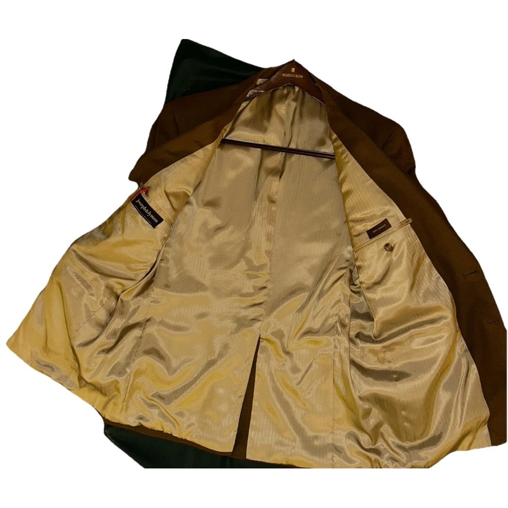Elegant Tan Men's Blazer - Picture 3 of 13